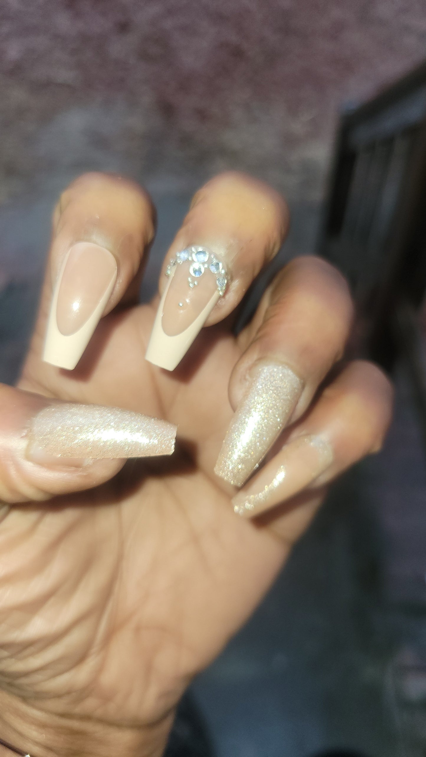 Diamond and gold press on nails